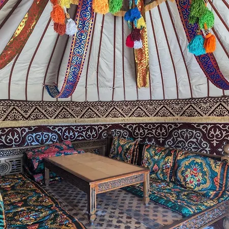 Luxury tent La Via De La Yurta *