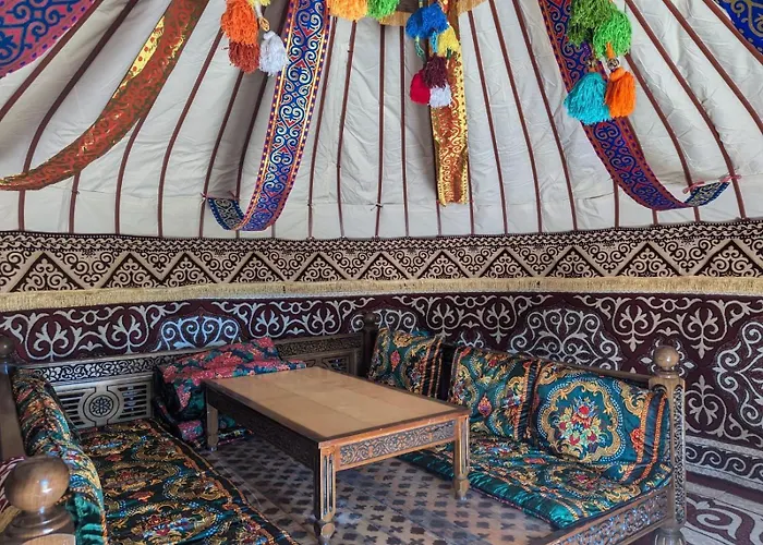 Campo de lujo La Via De La Yurta *